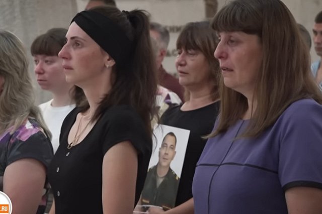 В Сысерти простились с погибшим в зоне СВО добровольцем