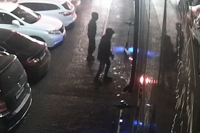 Подростки на самокатах обокрали экипировочный центр в Екатеринбурге