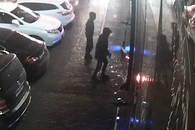 Подростки на самокатах обокрали экипировочный центр в Екатеринбурге