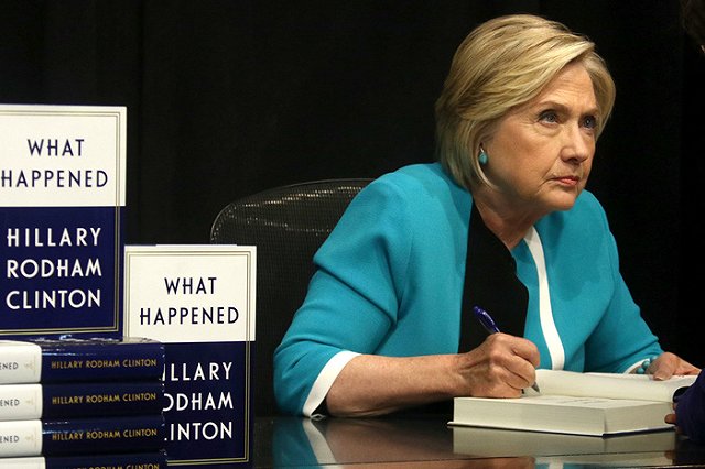 Клинтон обвинила Путина в личной вендетте и назвала Трампа отморозком