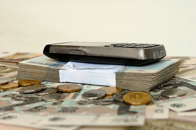 В Екатеринбурге осудили работницу сотовой компании, продавшую детализацию звонков