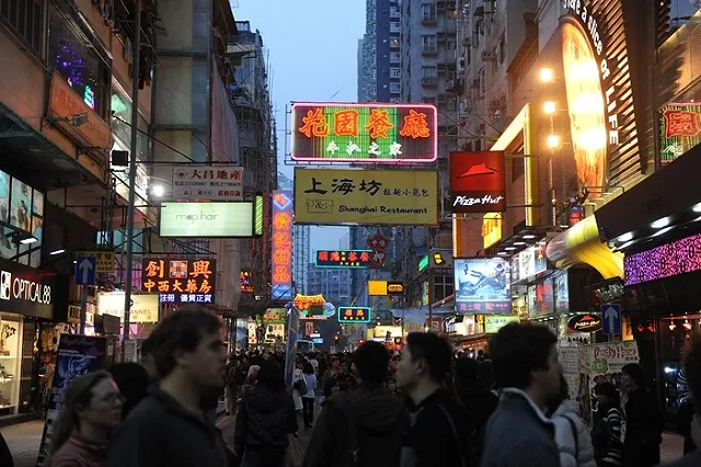 Светофор в Липецке вспомнил «родину» и заговорил иероглифами