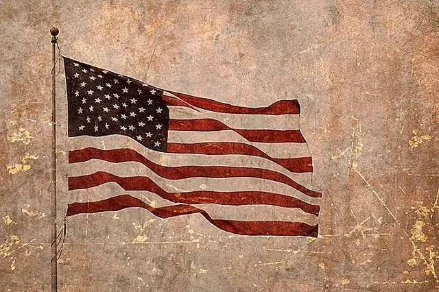 На митингах за и против Трампа в США произошли потасовки и стрельба