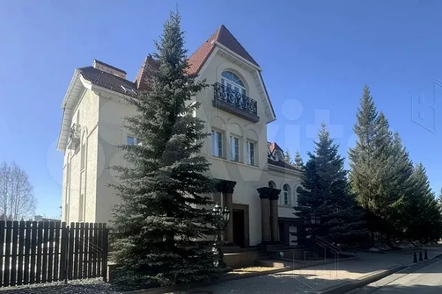 Под Екатеринбургом продают коттедж за 200 миллионов рублей