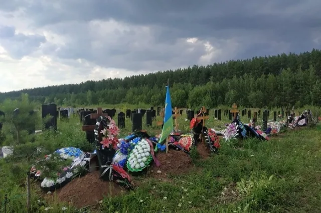 «Сынок подарил деньги, а я не сберегла»: в Екатеринбурге мать участника СВО перевела мошенникам его посмертные выплаты