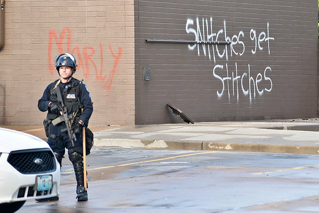 В США мужчина застрелил полицейского и покончил с собой