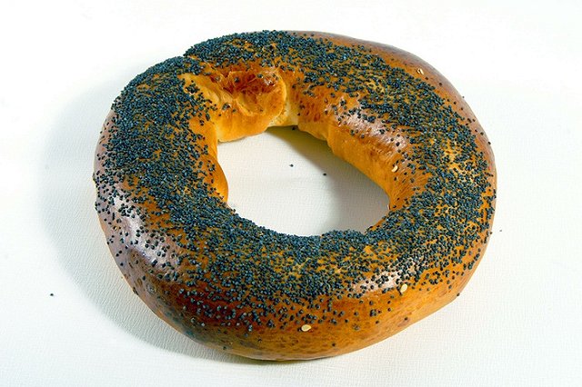 Семья кондитеров получила 33 года за продажу булочек с маком в Воронеже