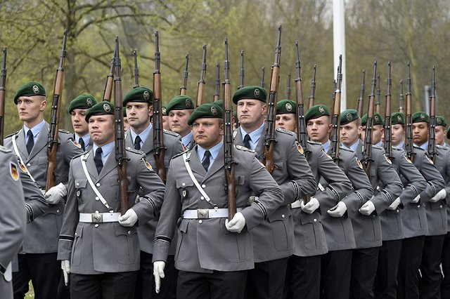 Планировавший совершить теракт немецкий солдат прикинулся сирийским беженцем