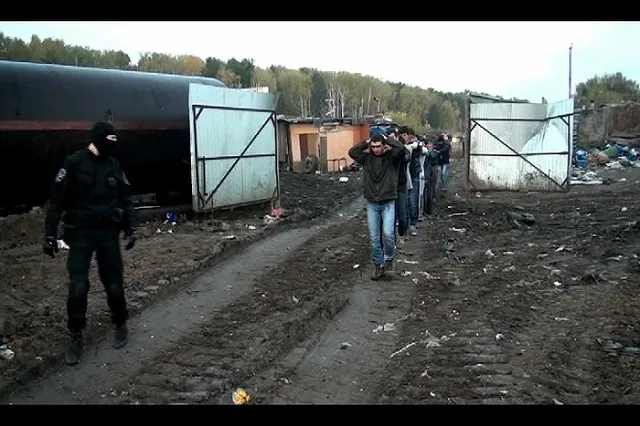 «ФМС» и ОМОН навестили мигрантов, работающих на свалке под Верхней Пышмой