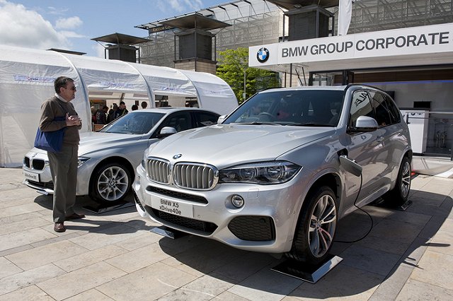 В BMW объяснили путаницу с машинами для российских олимпийцев