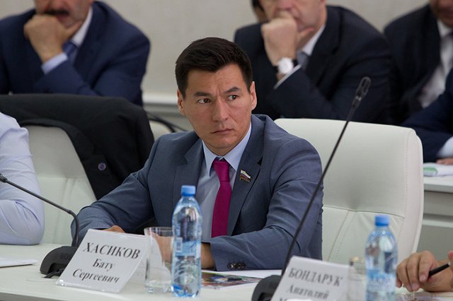 Глава Калмыкии назначил бывшего капитана сборной КВН постпредом при президенте