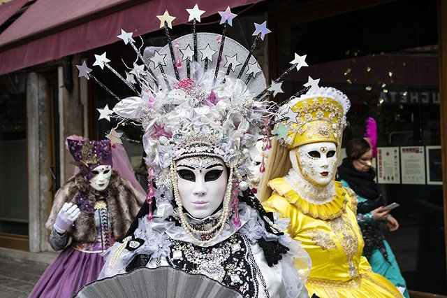 Посольство РФ рекомендовало россиянам воздержаться от поездок на север Италии