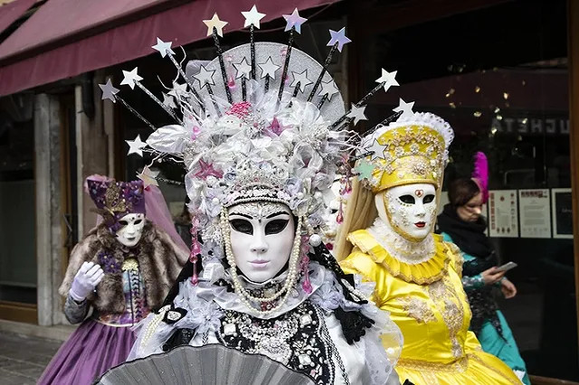 Посольство РФ рекомендовало россиянам воздержаться от поездок на север Италии