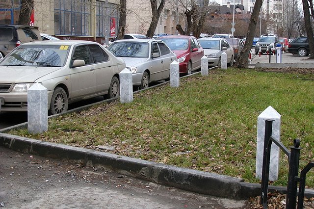 Нелегальная парковка ликвидирована в Октябрьском районе Екатеринбурга