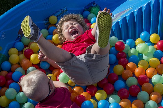 Москвичка сломала позвоночник в бассейне с пластиковыми шариками