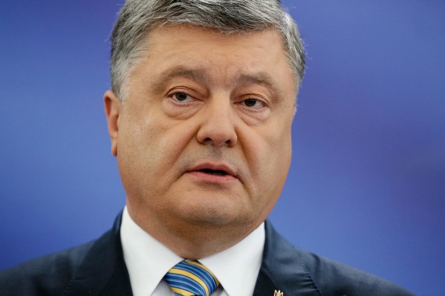 Порошенко назвал принятие закона о реинтеграции Донбасса сигналом Крыму