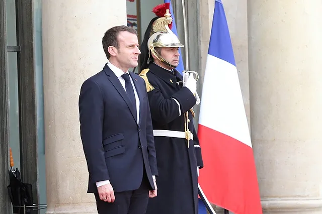 Макрон подтвердил, что в мае приедет в Россию