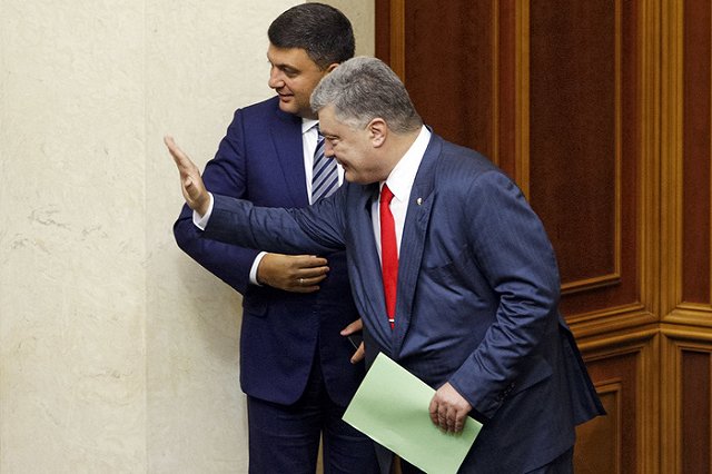 Порошенко ошибся дверью и оказался перед Лавровым