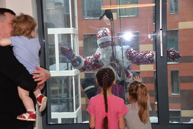 Девочку, живущую в перинатальном центре, до сих пор не забрали домой