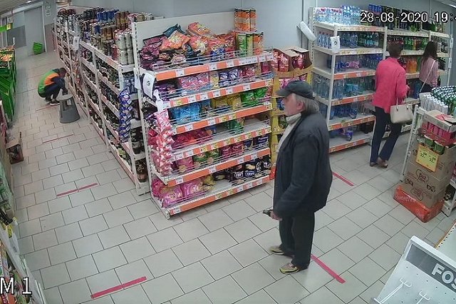 Зашёл в «Монетку», купил минералку и пропал: в Екатеринбурге почти месяц ищут 76-летнего дедушку