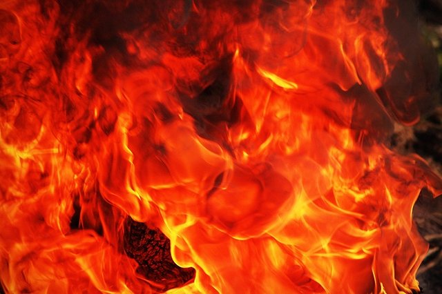 «Би-Би-Си»: Покидающие Арцах жители жгут свои дома