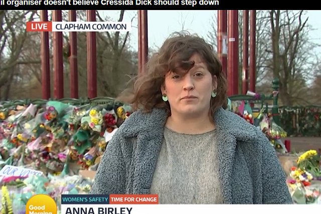 Организатор панихиды по убитой Саре Эверард вступилась за шефа лондонской полиции