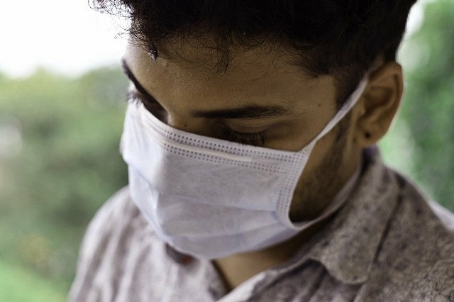 Вирусолог заявил, что вскоре COVID-19 перестанет быть смертельно опасным