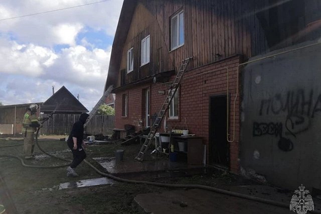 В Свердловской области 10-летний мальчик спас из горящего дома маму и племянницу