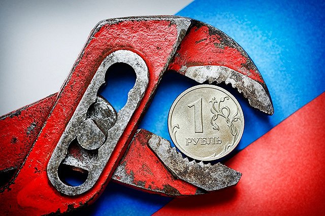 Рубль вырос на новости о сохранении S&amp;P рейтинга России