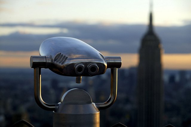 Мэрия: Обращавшийся за согласованием биноклей сказал, что оптика — не его