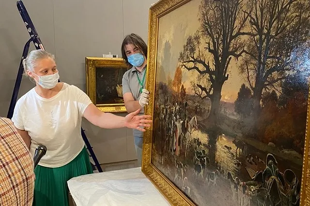 «Из Эрмитажа Ван Гоги в принципе не ездят». В Екатеринбург прибыли шедевры мирового искусства