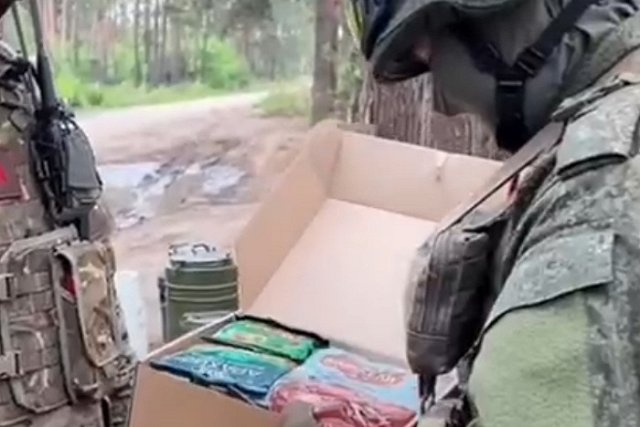 Свердловский «Народный фронт» в канун 9 мая доставил на передовую сладкие подарки