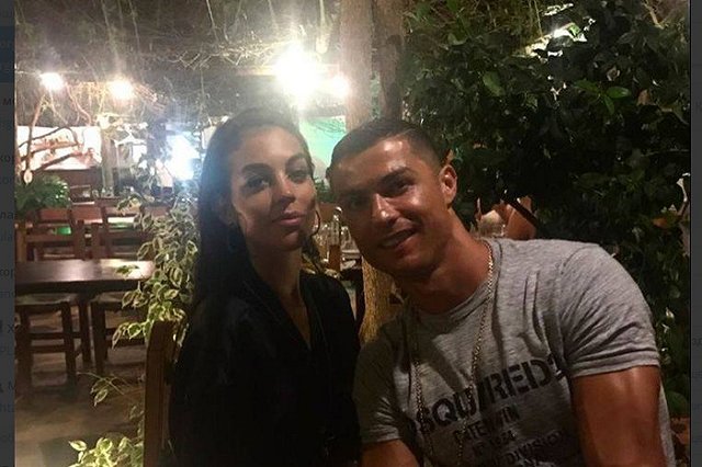 Криштиану Роналду сделал предложение матери своих детей