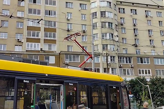 Стали известны пикантные подробности «ЧП» с вставшим на ВИЗе пятисекционным трамваем