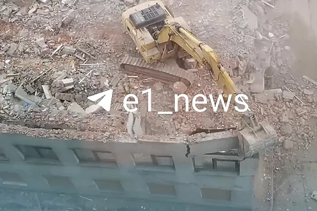 В центре Екатеринбурга сносят здание больницы