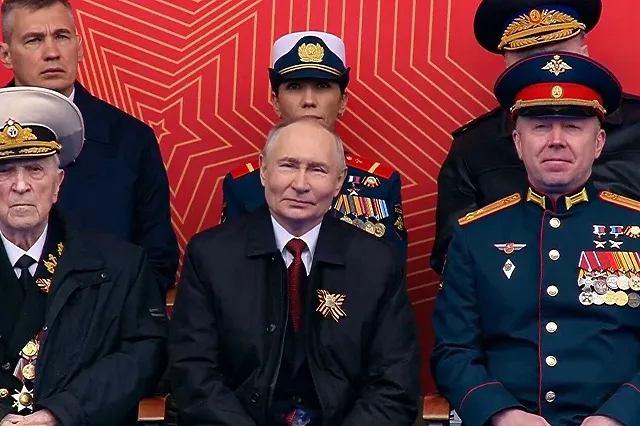 Стало известно, кто именно сидел рядом с Путиным на параде Победы