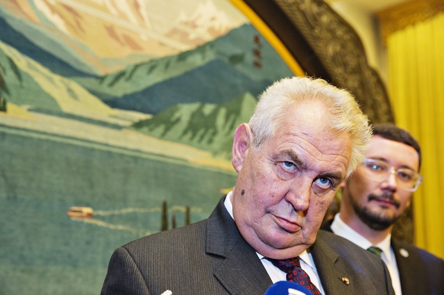 Президент Чехии в прямом эфире назвал Pussy Riot матерным словом