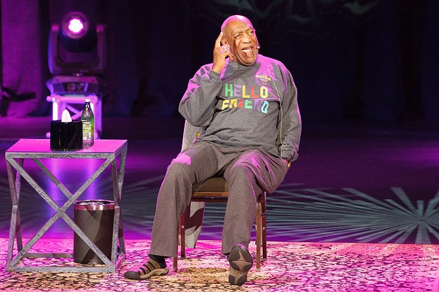 Актер Билл Косби подмешивал женщинам снотворное ради секса