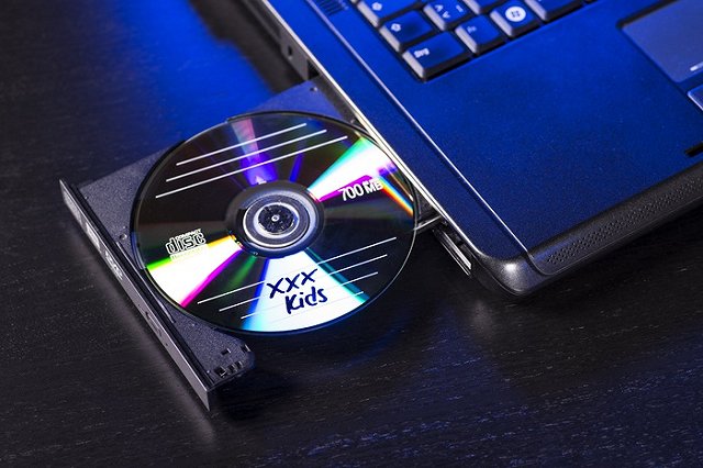 Студент из Челябинска по интернету развратил 50 детей со всей России