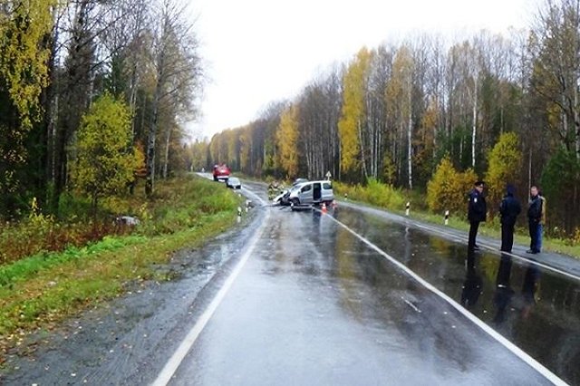 Возросло число жертв столкновения двух иномарок под Первоуральском