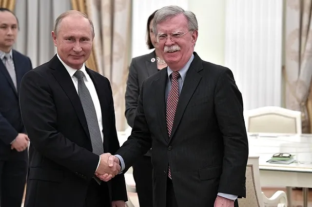 Путин перед помощником Трампа пошутил про герб США