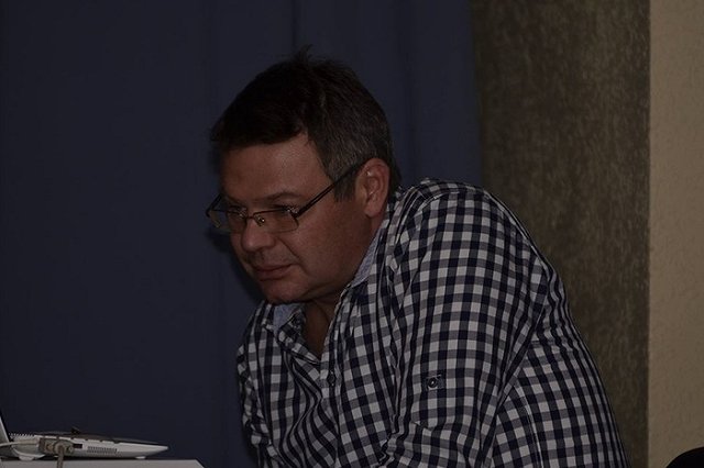 «Разрушились легкие, он погиб. И это сделал коронавирус»:жена скончавшегося хирурга рассказала о муже