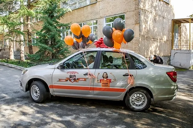 В Екатеринбурге обслужили 700 вызовов на автомобиле, который подарил футболист «Урала» Эрик Бикфалви