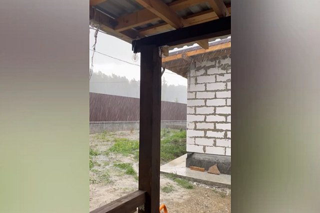 Районы под Екатеринбургом накрыл мощный град