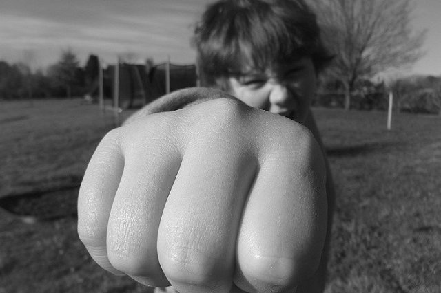 Банда свердловских подростков год издевалась над женщиной-инвалидом