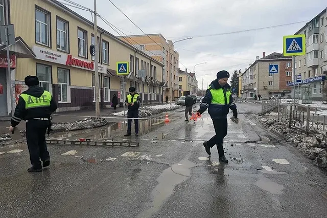 В Березовском нарушитель насмерть сбил на переходе пожилую женщину и уехал