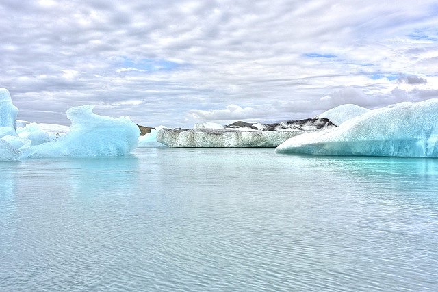 В Северном Ледовитом океане впервые замечены гигантские волны