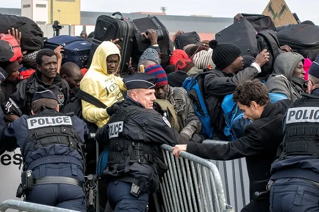 ВЦИОМ не увидел роста желающих покинуть Россию из-за кризиса и санкций