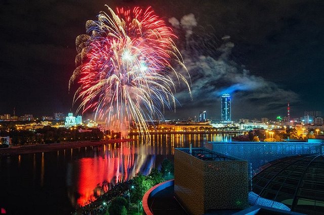 На праздничный салют в Екатеринбурге потратят 10 млн рублей