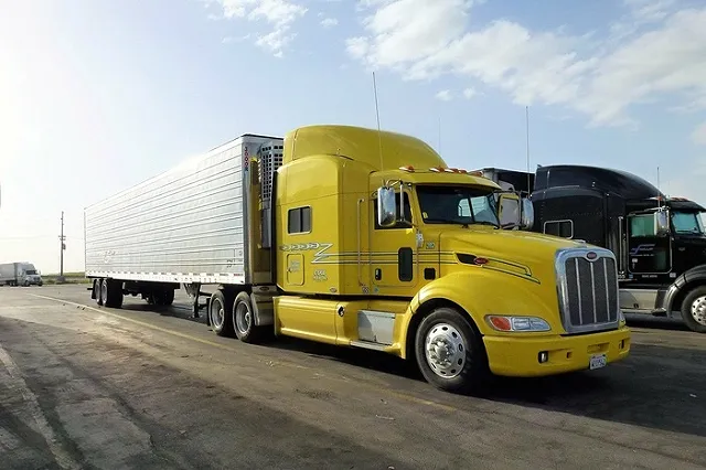 На Урале на стоянке для фур нашли тело дальнобойщика